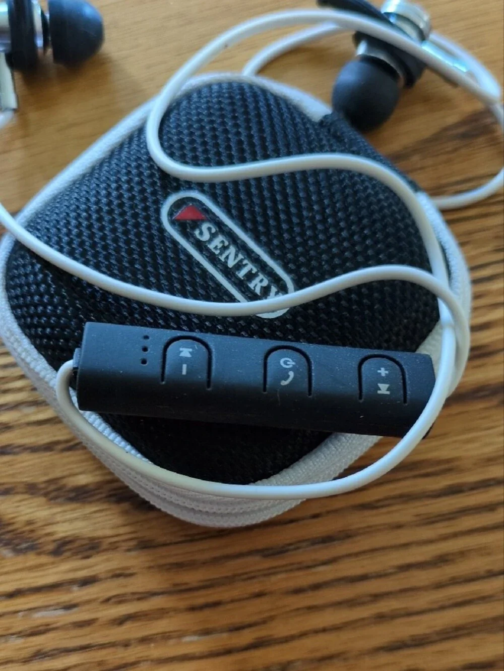 Black and White Sentry Earbud Travel Case with Wired Earbuds